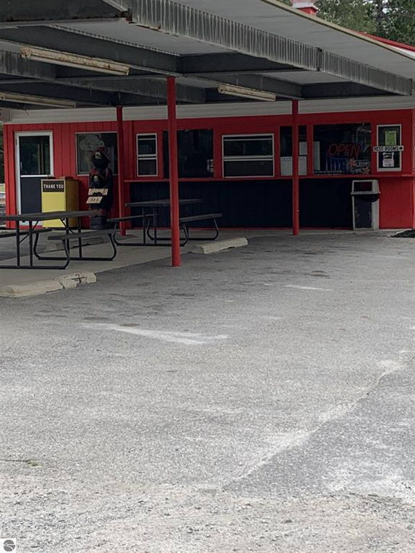 Big Rs Hogs & Dogs - Real Estate And Website Photo (newer photo)